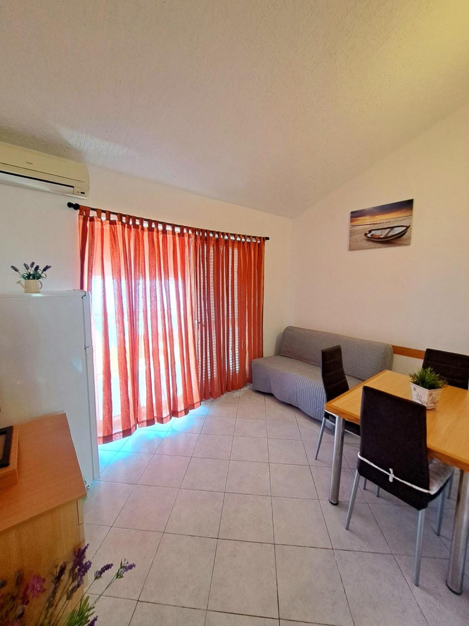 Apartments Toni Трогір Екстер'єр фото